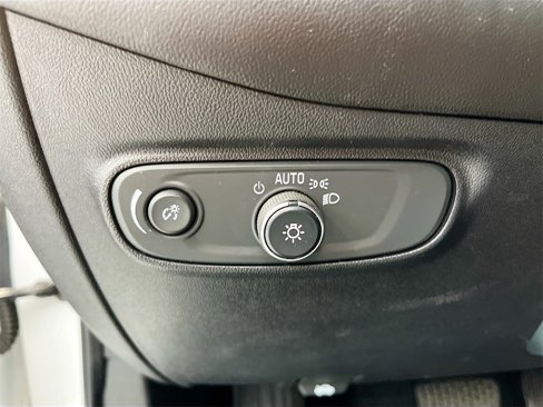 Used 2018 Chevrolet Equinox LT w/ Sun & Infotainment Package image 10