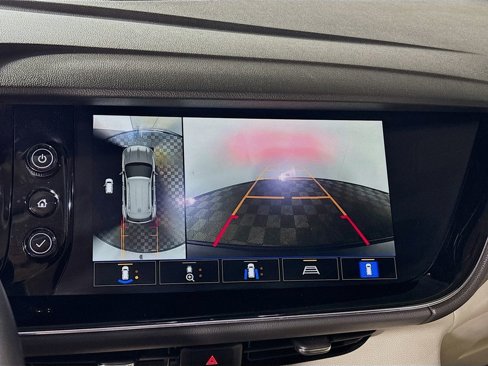 Used 2022 Buick Envision Avenir w/ Technology Package II image 17