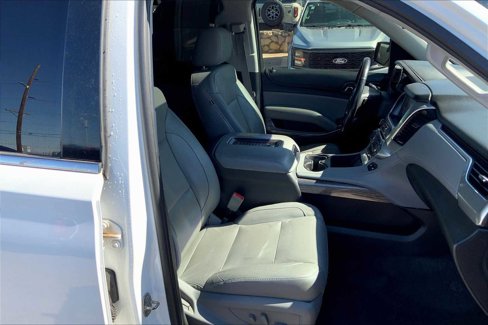 Used 2016 Chevrolet Suburban LT w/ Luxury Package image 8