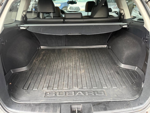 Used 2010 Subaru Outback 2.5i Limited image 10