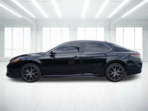 Used 2022 Toyota Camry SE image 6