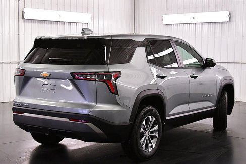 New 2025 Chevrolet Equinox LT image 7