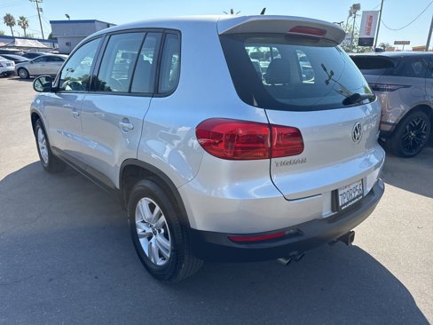 Used 2014 Volkswagen Tiguan S image 3