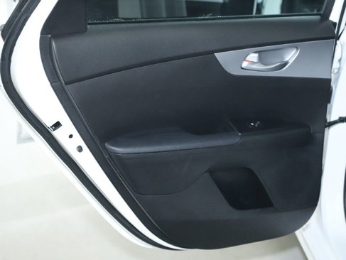 Used 2023 Kia Forte LXS image 13