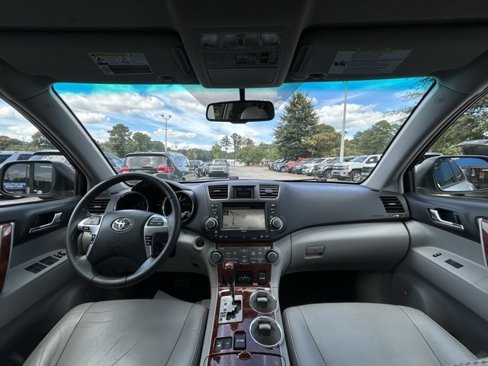 Used 2011 Toyota Highlander Limited image 18