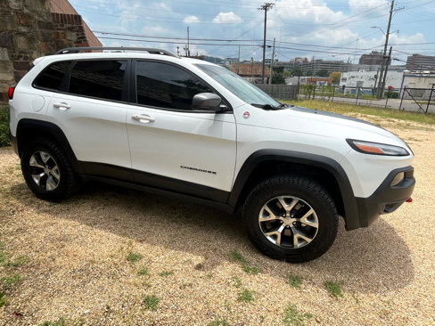 Used 2018 Jeep Cherokee Trailhawk w/ Quick Order Package 27L image 10
