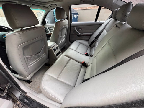 Used 2006 BMW 330xi Sedan image 24