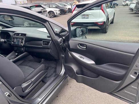 Used 2025 Nissan Leaf S image 34
