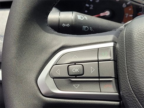 New 2025 Jeep Compass Latitude image 24