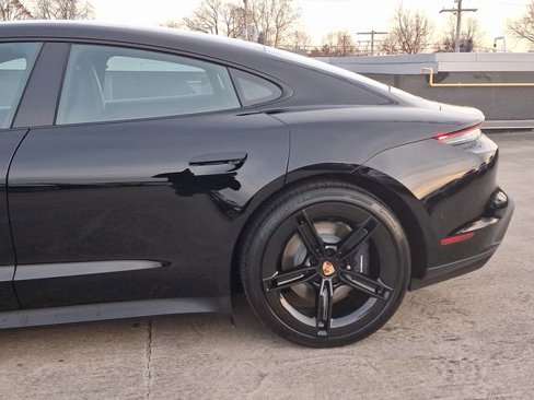 Used 2025 Porsche Taycan image 4