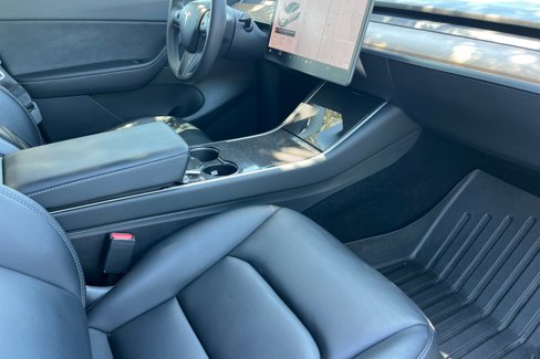 Used 2021 Tesla Model Y Performance image 18