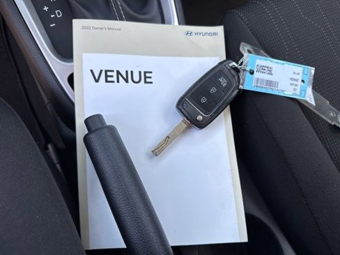 Certified 2022 Hyundai Venue SE w/ Cargo Package image 38