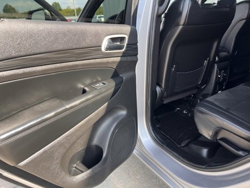 Used 2020 Jeep Grand Cherokee Altitude image 28