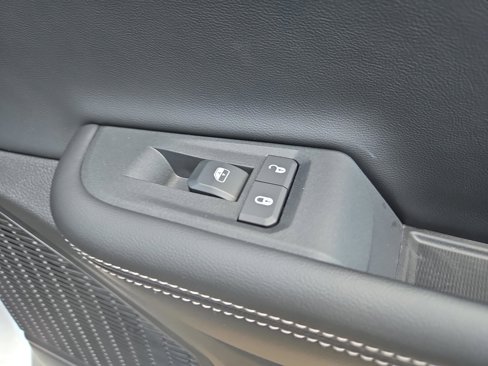 New 2025 Jeep Grand Cherokee L Laredo image 48