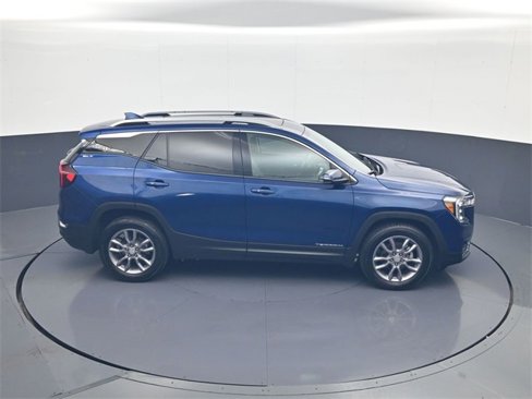 Used 2022 GMC Terrain SLT image 16
