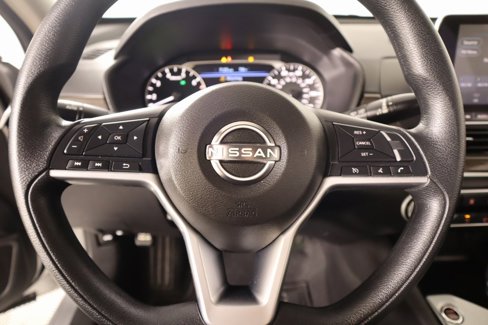 Used 2024 Nissan Altima 2.5 SV image 3