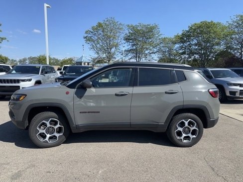 Used 2022 Jeep Compass Trailhawk w/ Trailhawk Convenience Group image 2