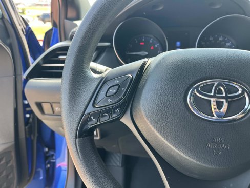 Used 2019 Toyota C-HR LE image 17