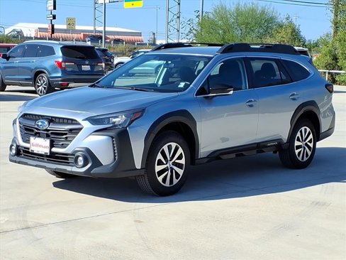 Used 2023 Subaru Outback Premium image 5