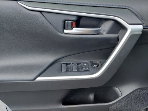 Used 2020 Toyota RAV4 XSE image 15