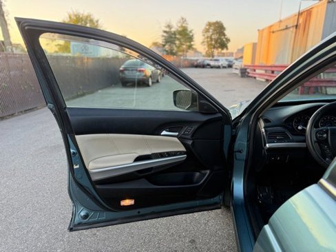Used 2013 Honda Crosstour EX-L image 16