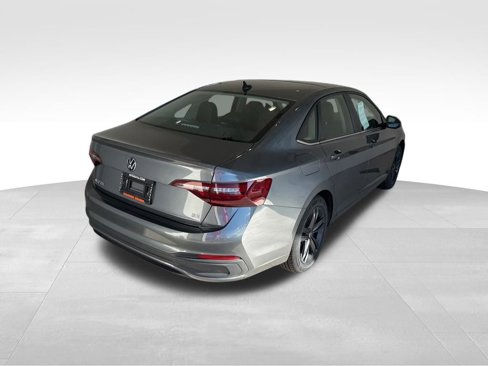 Used 2023 Volkswagen Jetta SE w/ Panoramic Sunroof Package image 6