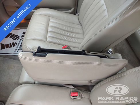 Used 2004 Lincoln Town Car Signature image 13