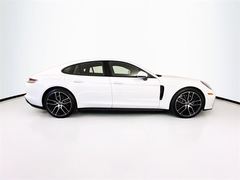 Certified 2021 Porsche Panamera image 8