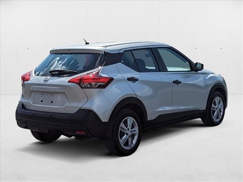 Used 2020 Nissan Kicks S image 5