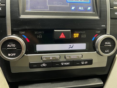 Used 2014 Toyota Camry XLE image 34