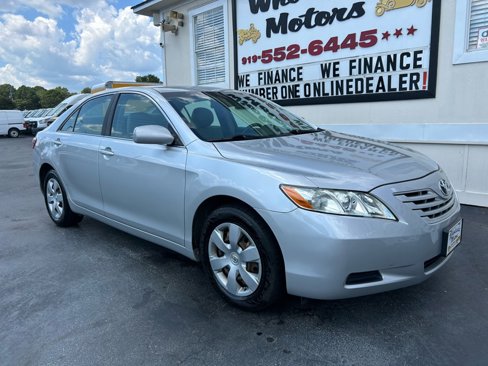 Used 2009 Toyota Camry LE image 2