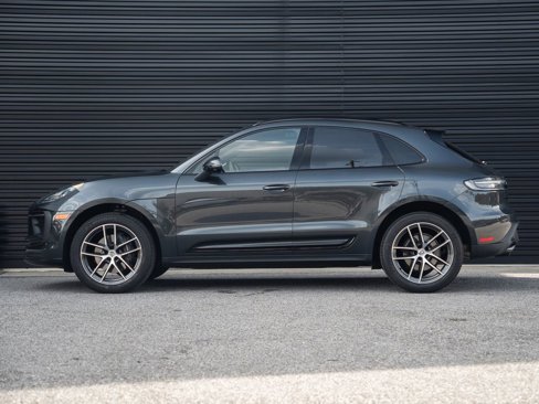 Certified 2025 Porsche Macan image 2