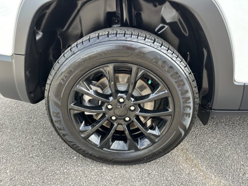 Used 2023 Jeep Cherokee Altitude Lux image 18
