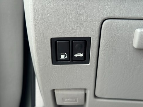 Used 2005 Lexus ES 330 image 18