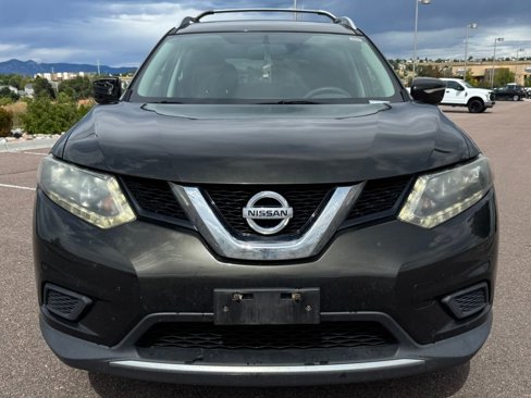 Used 2015 Nissan Rogue SV image 2
