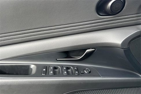 Certified 2025 Hyundai Elantra Sport image 11