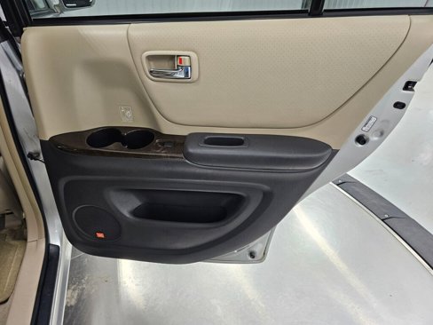Used 2002 Toyota Highlander Limited image 24