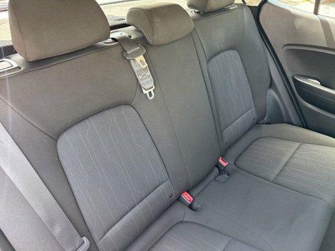 Certified 2022 Hyundai Venue SE w/ Cargo Package image 23