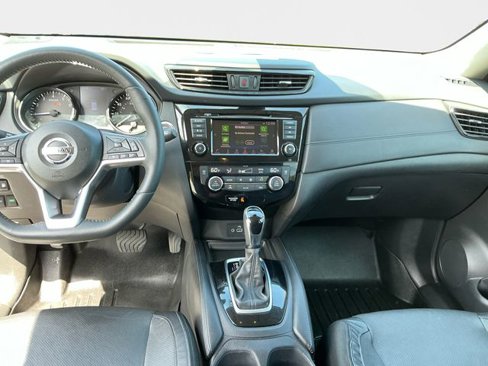 Used 2018 Nissan Rogue SL image 10