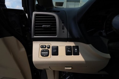 Used 2015 Toyota Venza Limited image 51