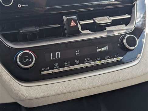 Used 2021 Toyota Corolla LE image 22