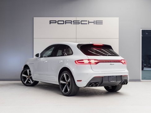 Used 2024 Porsche Macan image 3