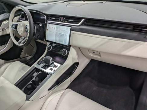 Used 2025 Jaguar F-PACE R-Dynamic S image 24