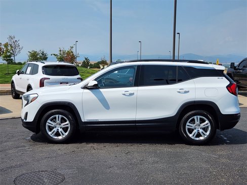 Used 2020 GMC Terrain SLE w/ Driver Convenience Package image 2