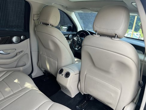Used 2017 Mercedes-Benz GLC 300 image 32