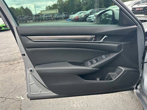 Used 2020 Honda Accord Sport image 11