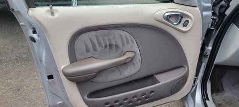 Used 2009 Chrysler PT Cruiser image 4