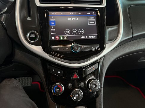 Used 2020 Chevrolet Sonic LT w/ Convenience Package image 34