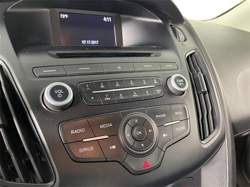 Used 2017 Ford Focus SE image 8