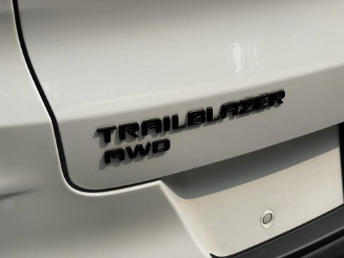 Used 2022 Chevrolet TrailBlazer RS w/ Technology Package image 30